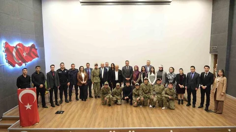 Manisa'da Öğrencilerin Hazırladığı Program Beğenildi