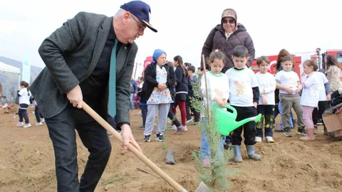İzmir'de Fidan Dikimi Etkinliği