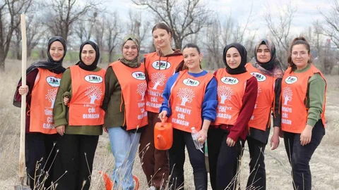Karapınar'da Fidan Dikimi Yapıldı