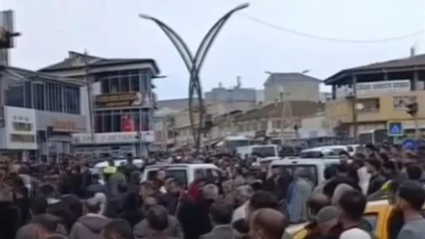 Erciş'te Taşlı Sopalı Kavga Oldu