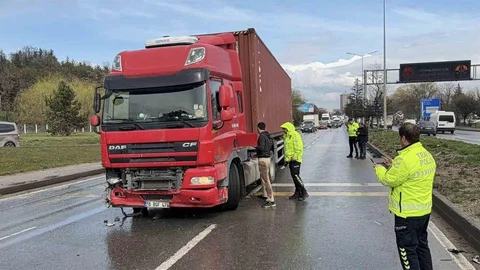 Eskişehir'de Zincirleme Kaza Meydana Geldi