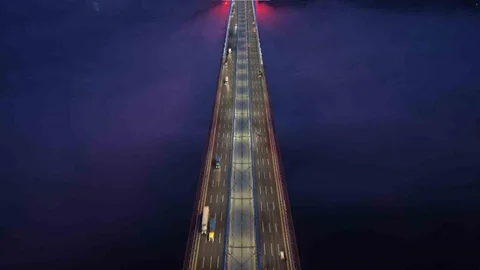 İstanbul'da Yavuz Sultan Selim Köprüsü'nde Sis Manzarası