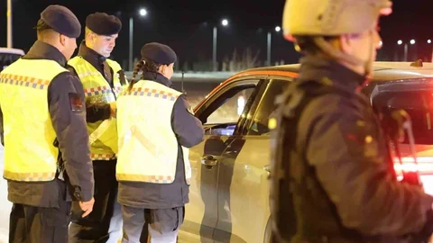 Aksaray'da Jandarma Uygulamaları Devam Ediyor