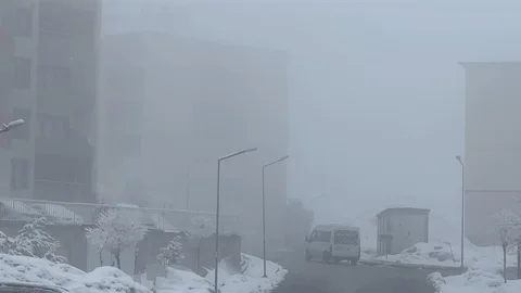 Yüksekova'da Yoğun Sis Manzarası
