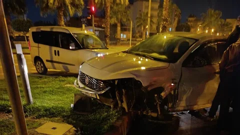 Toroslar’da Gece Yarısı Kaza: 2 Yaralı!