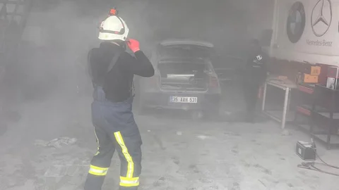 Van'da Oto Sanayinde Yangın Çıktı