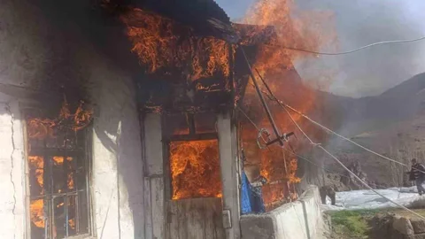 Köy Evinde Yangın Çıktı