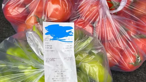 Tarsus Yenice’de Fiyat Şoku: "4 Kilo Domates ve 1.5 Kilo Bibere 1.100 TL Ödedim!"