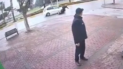 Antalya'da Elektrikli Bisiklet Kazası