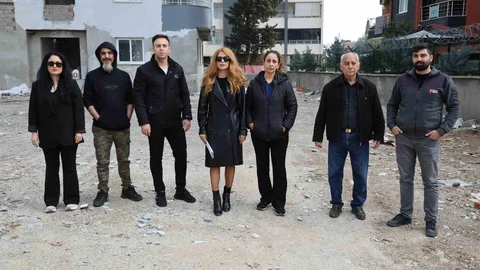 Adana'da Daire Mağdurları Eylem Yaptı