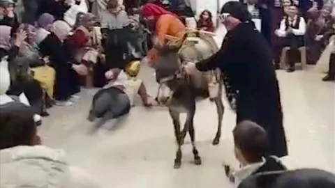 Gördes’te Damat Eğlencesi Eğlenceli Anlara Sahne Oldu