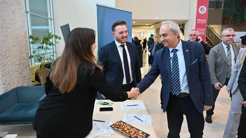 Kepez'de İş Arayanlarla İşverenler Buluştu