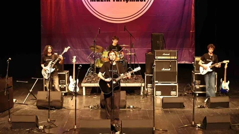 Bursa'da Liselilere Müzik Yarışması