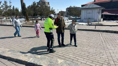 Kars'ta Trafik Güvenliği İçin Bilgilendirme