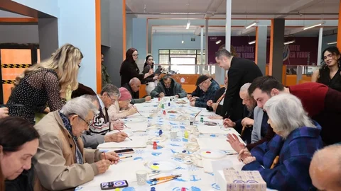 Öğrenciler ve Huzurevi Sakinleri Etkileşimde Bulundu