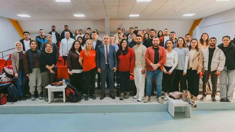 Aydın'da Yüzme Antrenörlük Kursu Başladı