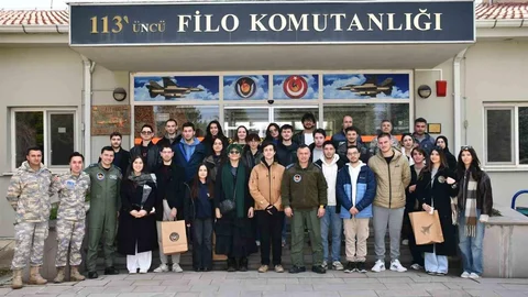 Gençler Eskişehir'de Mehmetçikle Bir Gün Geçirdi