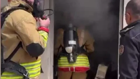 Kahramanmaraş'ta İkamet ve Depo Yangınları Söndürüldü