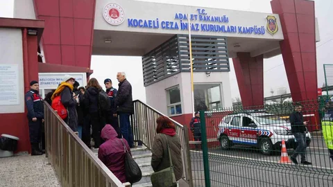 Kocaeli'de Fabrika Yangınında 7 Ölü