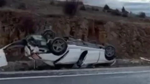 Konya'da Otomobil Devrildi