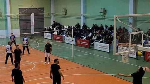 Beylikova'da Voleybol Turnuvası Heyecanı