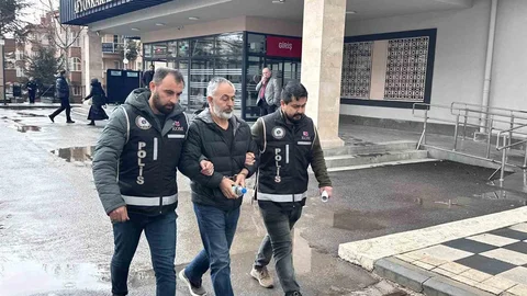 Afyonkarahisar'da Tapu Müdürü Tutuklandı