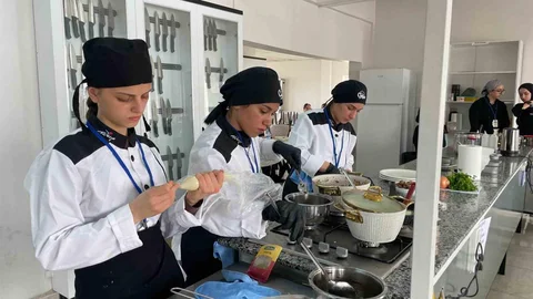 Tatvan'da Gastronomi Yarışması Yapıldı