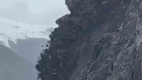 Yüksekova'da Heyelan Korkuttu