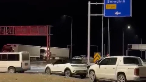 Yüksekova'da Heyelan Nedeniyle Ulaşım Kesildi