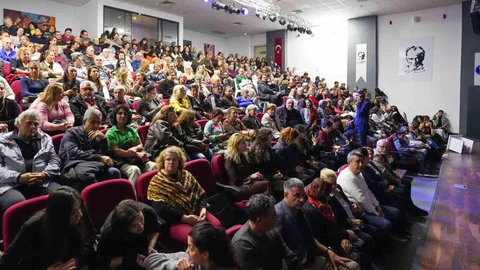 Didim'de Tiyatro Gösterisine Yoğun İlgi