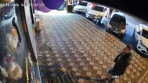 Kırılan Bardak Tartışması Sonrası Cam Kırıldı