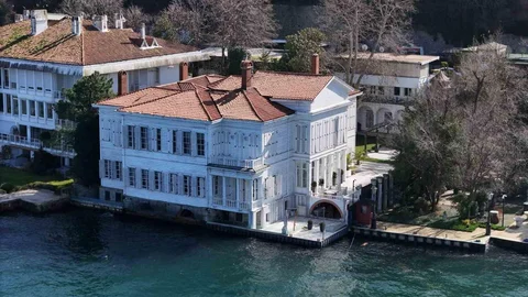 Kurtlar Vadisi'nin Yalısı Satışta