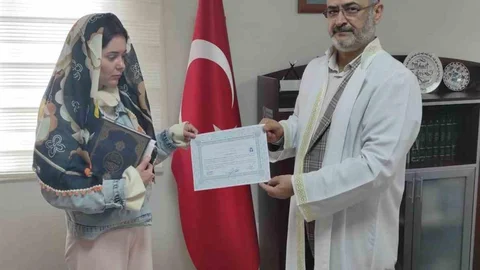 Viktoria'nın İslamiyet'i Kabulü ve Yeni İsmi