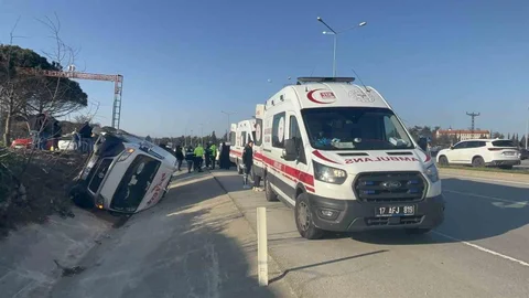 Çanakkale'de Minibüs Devrildi