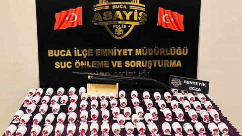 İzmir'de Uyuşturucu Operasyonu Yapıldı