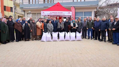 Bilecik'te Nohut Tohumu Dağıtıldı
