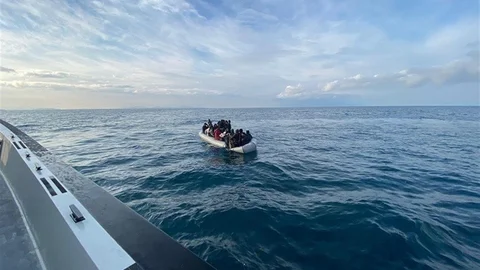 İzmir Açıklarında Düzensiz Göçmen Operasyonu