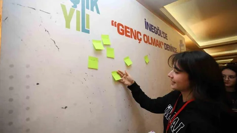 İnegöl'de Gençlik Yılı Konferansı
