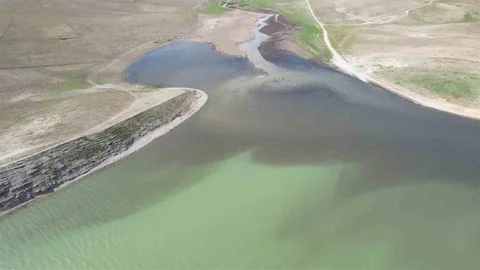 Adıyaman'da Atatürk Barajı Kirlendi
