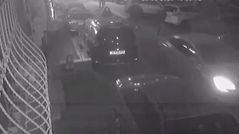 Esenyurt'ta Silahlı Çatışma Anları Kamerada