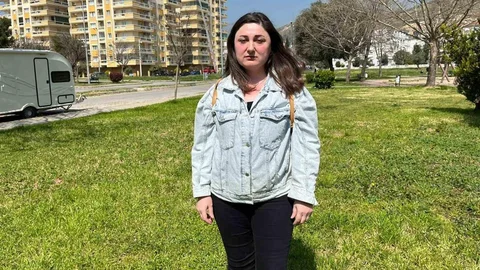 Eski Başkan İzmir'de Protesto Edildi