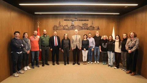 İnegöl’de İspanyol Misafirler Nöbetçi Kitaphaneleri İnceledi