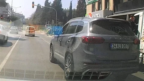 İzmir'de Trafik İhlali Görüntülendi