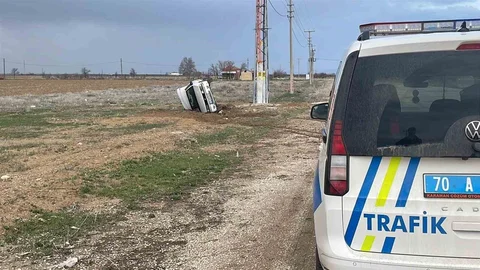 Karaman'da Otomobil Devrildi