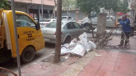 Mersin'de Temizlik Çalışmaları Devam Ediyor