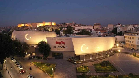 Gaziantep'te "İnsan Aklı Nasıl Çalışır?" Söyleşisi