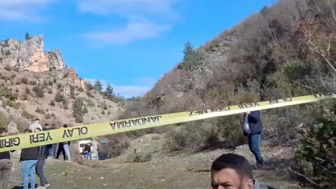 2 Yaşındaki Çocuk Dağın Zirvesinde Bulundu