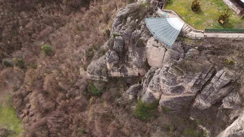 Genç Kız Cam Terastan Atladı