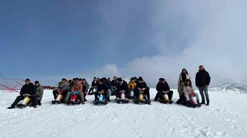 Öğrenciler Kayak Merkezinde Eğlendi