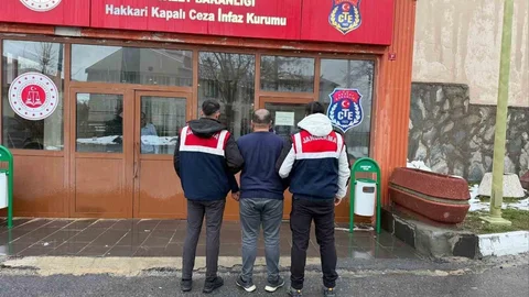 Hakkari'de Aranan Şahıs Yakalandı